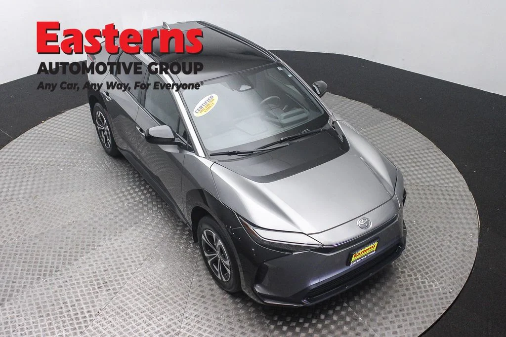 Used 2023 Gray Toyota XLE image 3