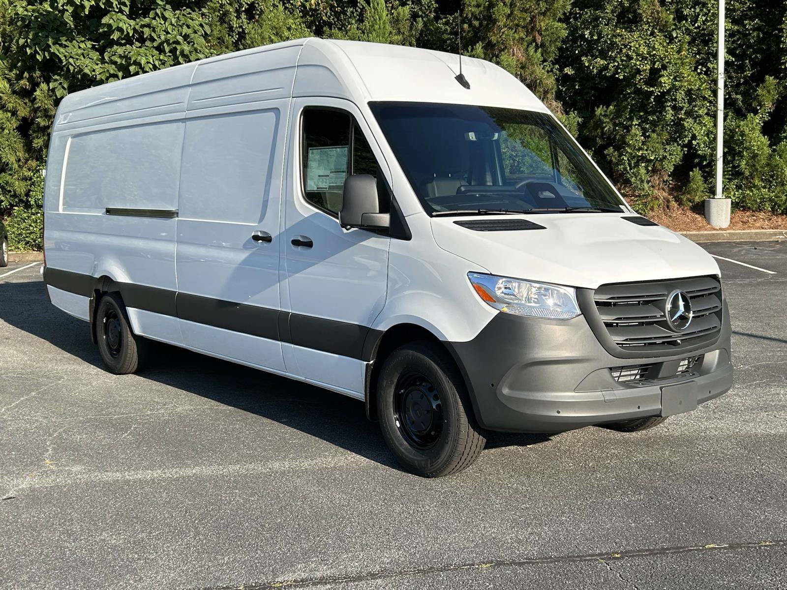 New 2026 Arctic White Mercedes-Benz 2500 High Roof I4 Diesel 170 Extended RWD image 3
