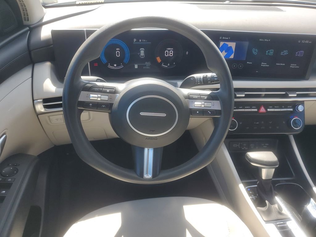 Used 2025 White Hyundai SEL image 13