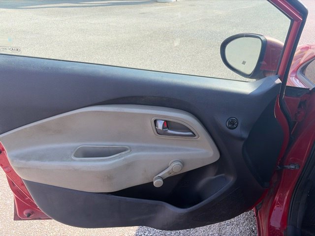 Used 2015 Red Kia LX image 25