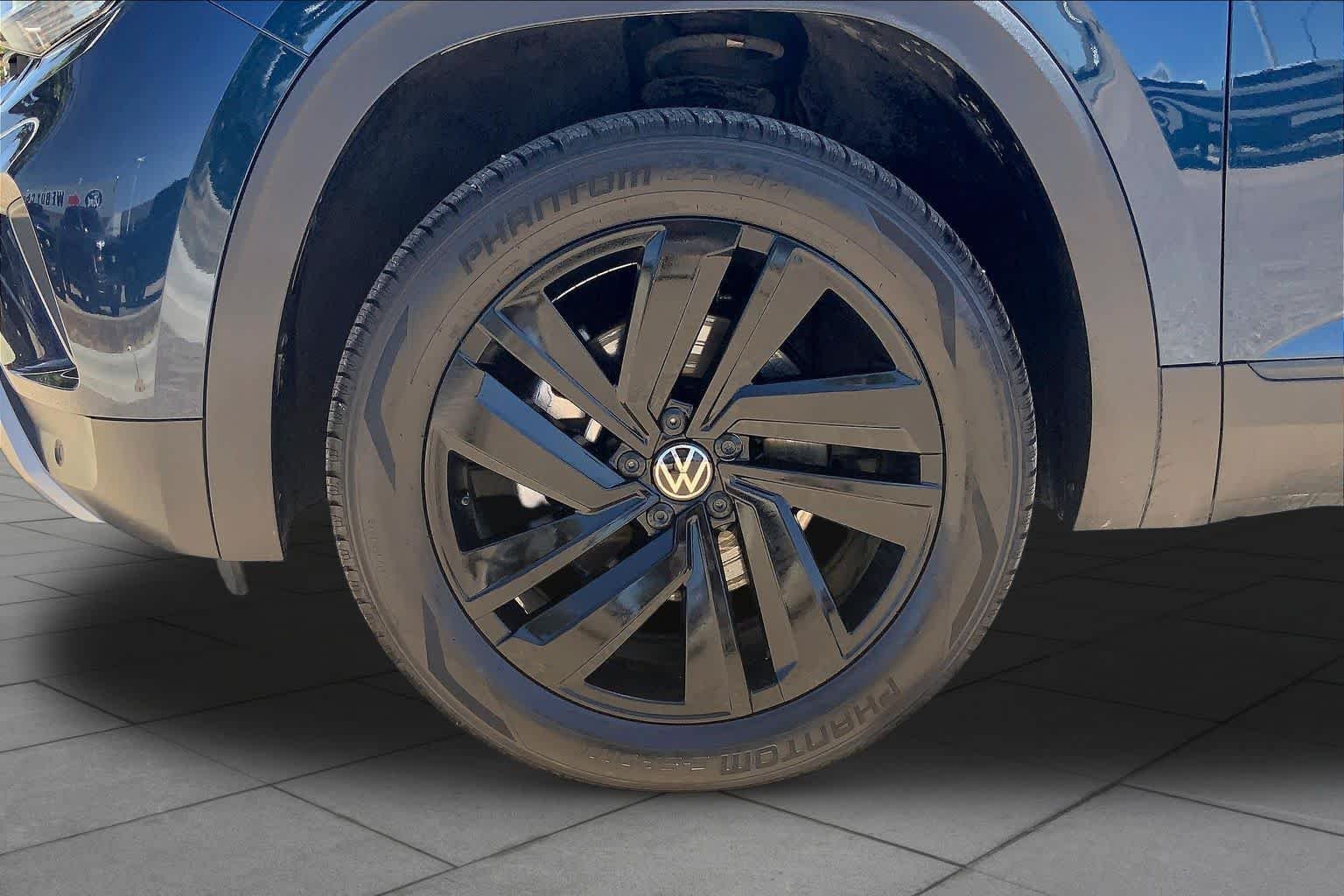 Used 2023 Tourmaline Blue Metallic Volkswagen 2.0T SE w/Technology image 11