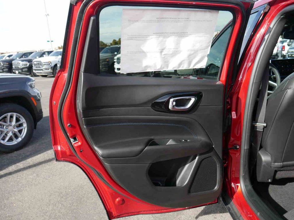 New 2026 Red Hot Pearlcoat Jeep Latitude image 11