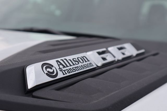 Used 2025 White Chevrolet Custom image 24