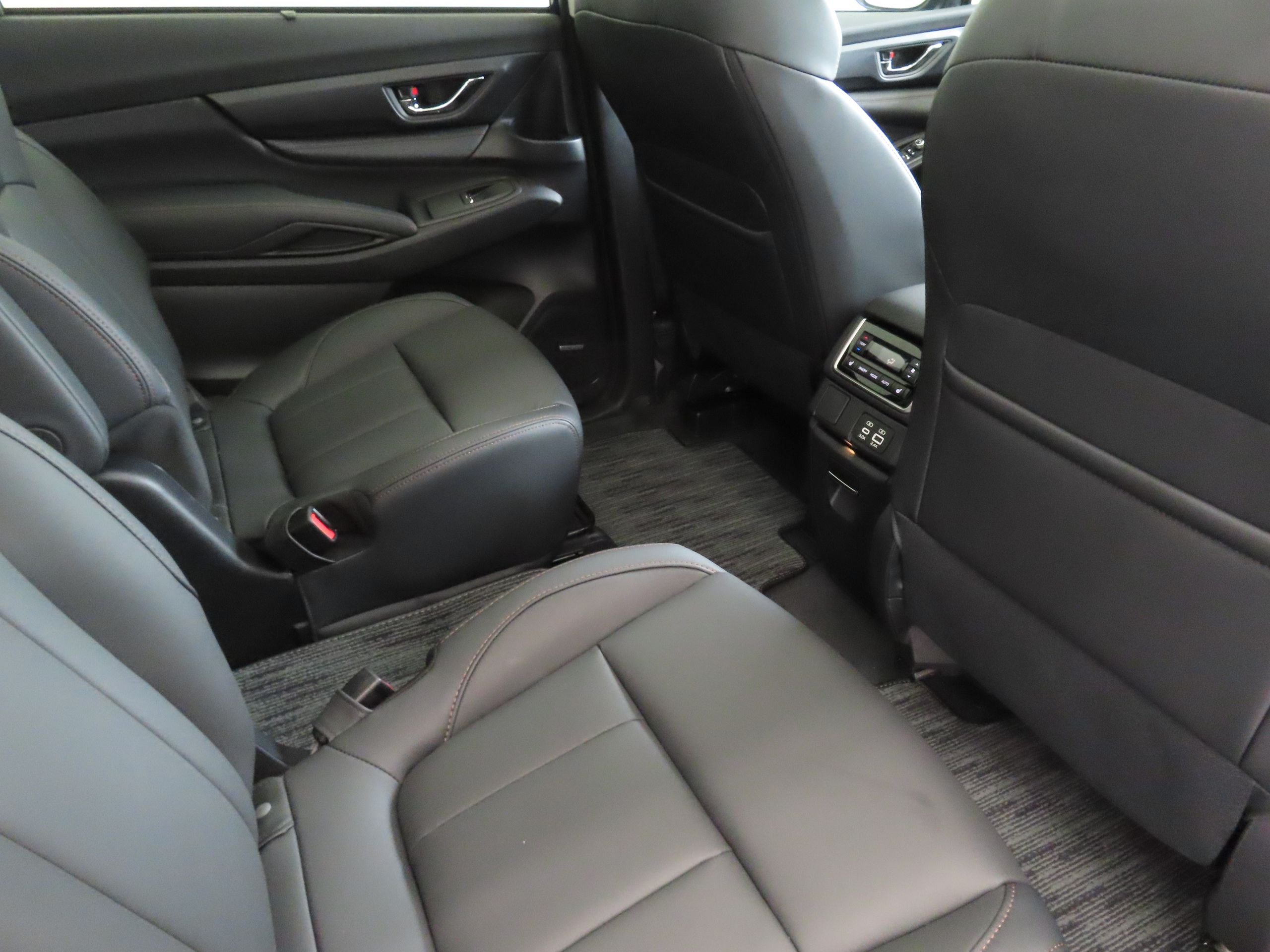 New 2026 SAPPHIRE BLUE PEARL Subaru Limited Bronze Edition 7-Passenger image 24
