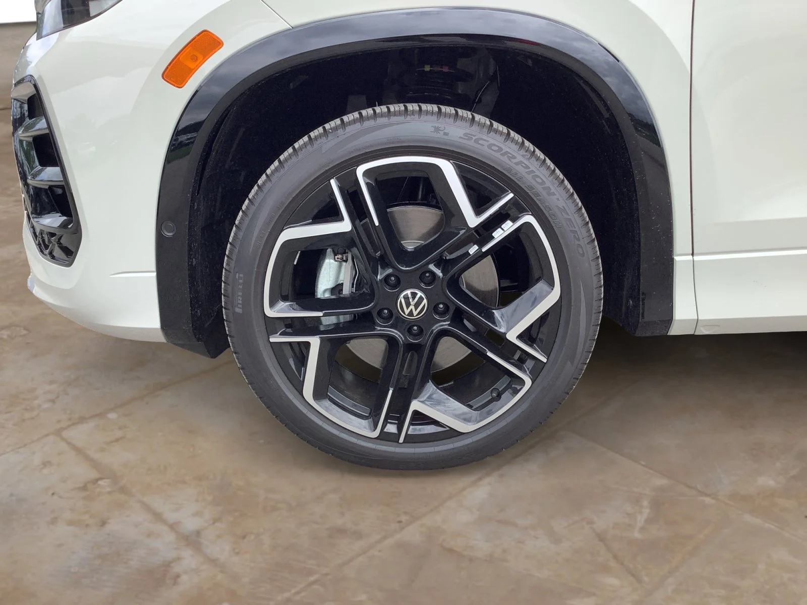 New 2026 SANDSTONE Volkswagen SEL R-Line Turbo image 10