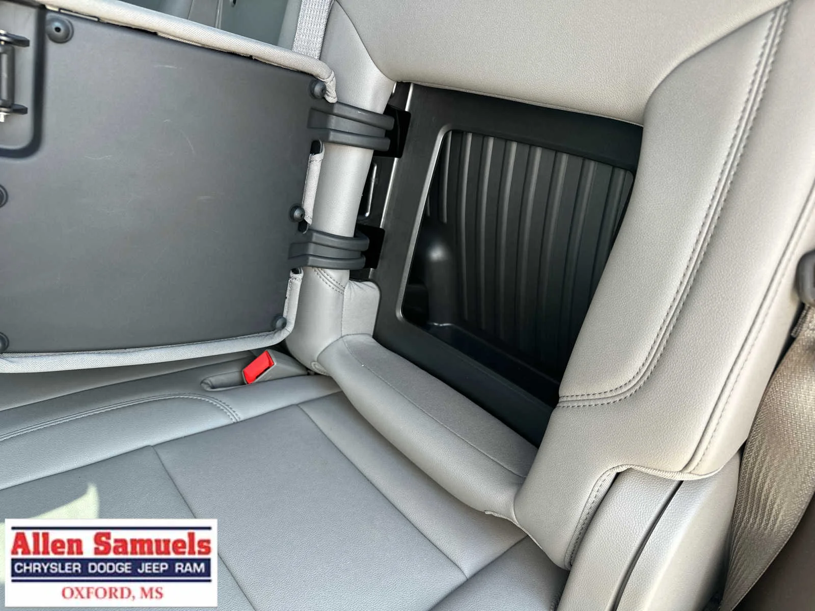 Used 2024 Summit White Chevrolet RST image 22