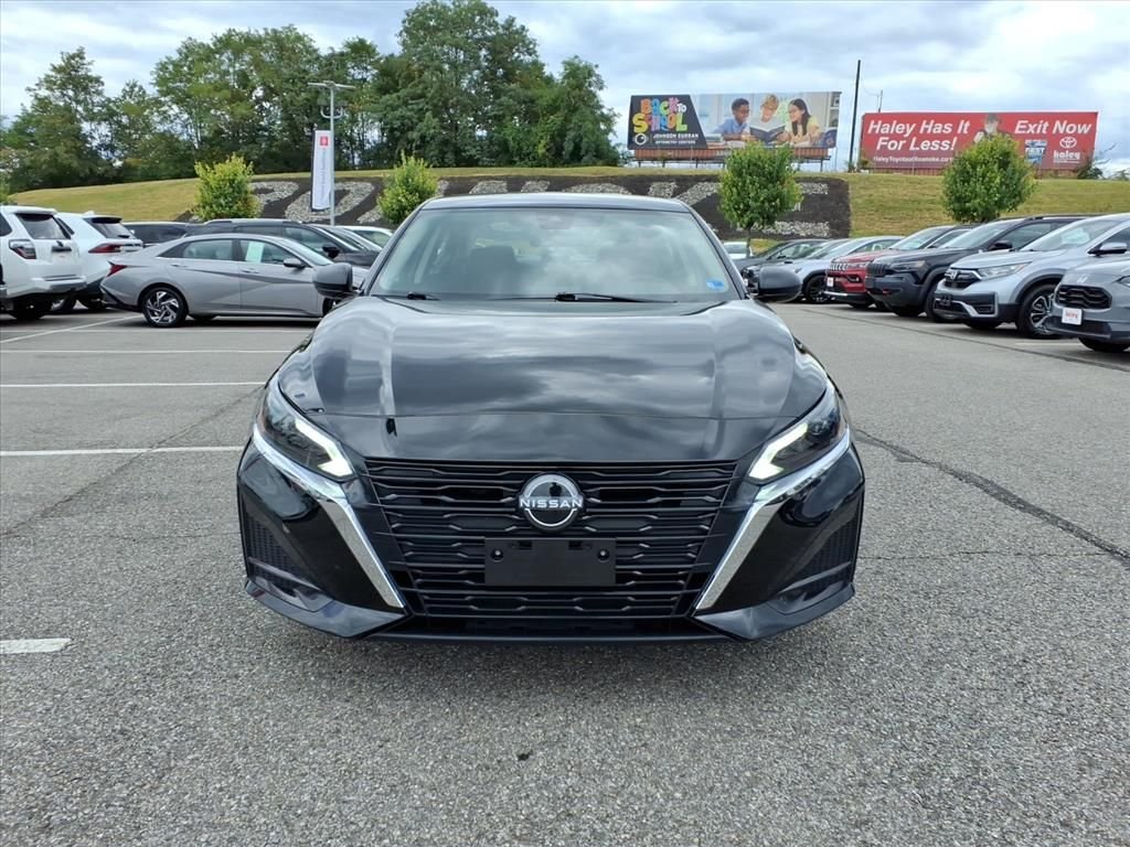 Used 2025 Black Nissan 2.5 SV image 10