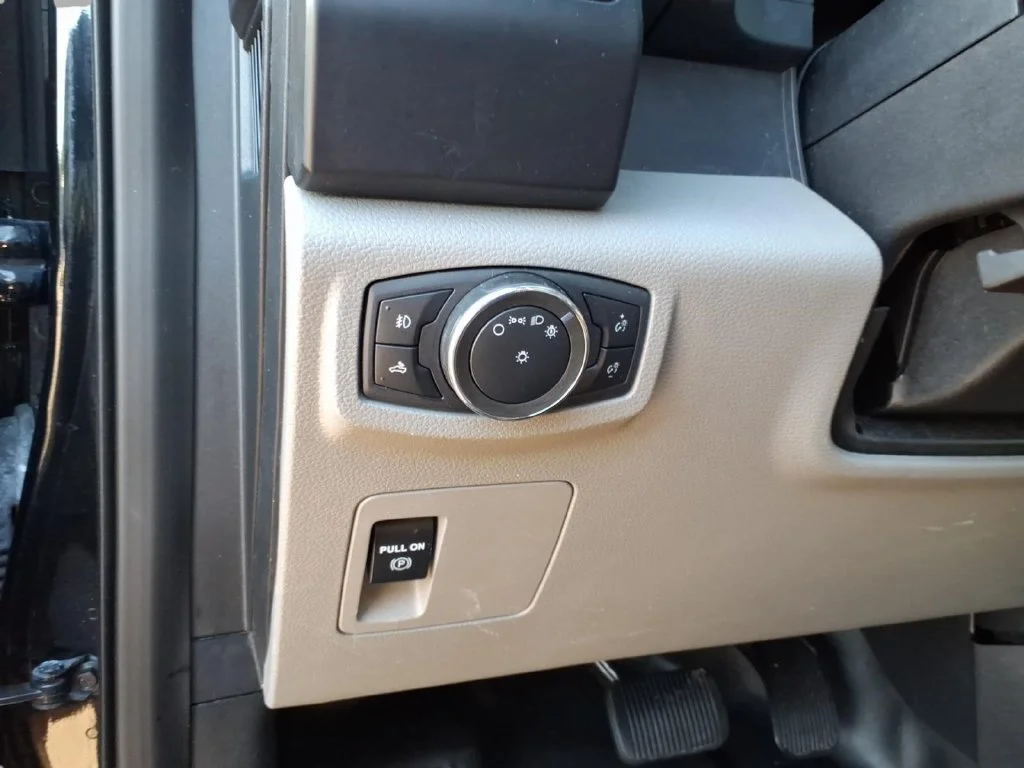 Used 2020 Black Ford XL image 15