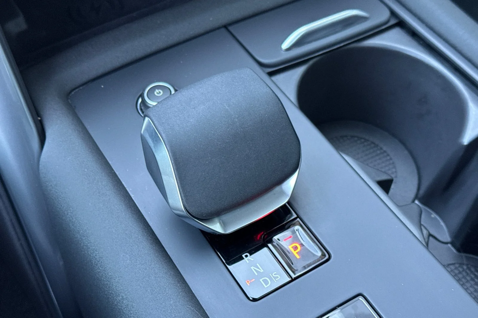 Certified Used 2025 Gray Land Rover Dynamic SE image 26