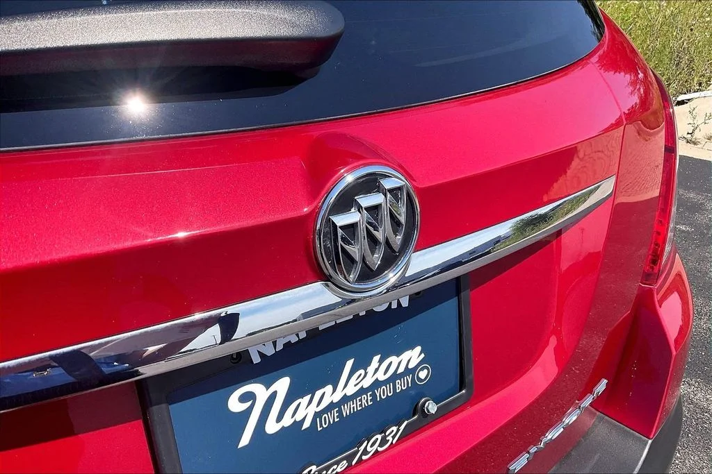 Used 2015 Red Buick Base image 7