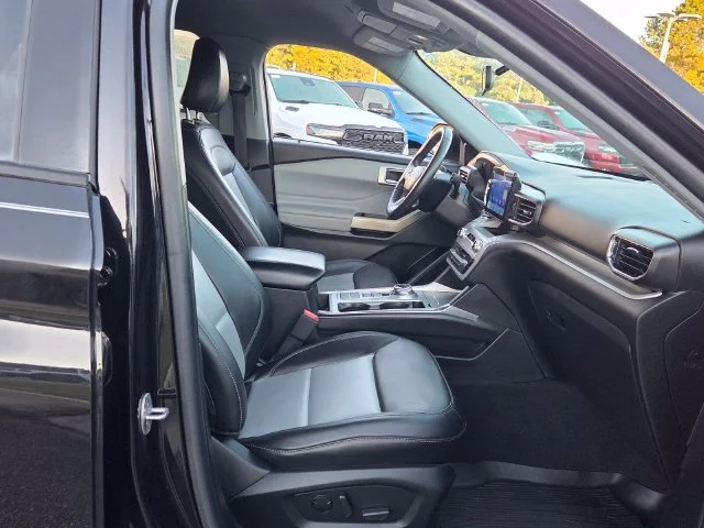 Used 2023 Black Ford XLT image 17