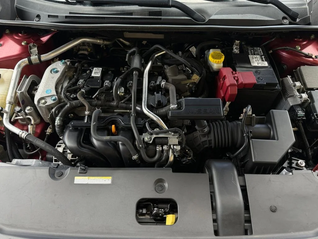 Used 2022 Red Nissan SR image 13