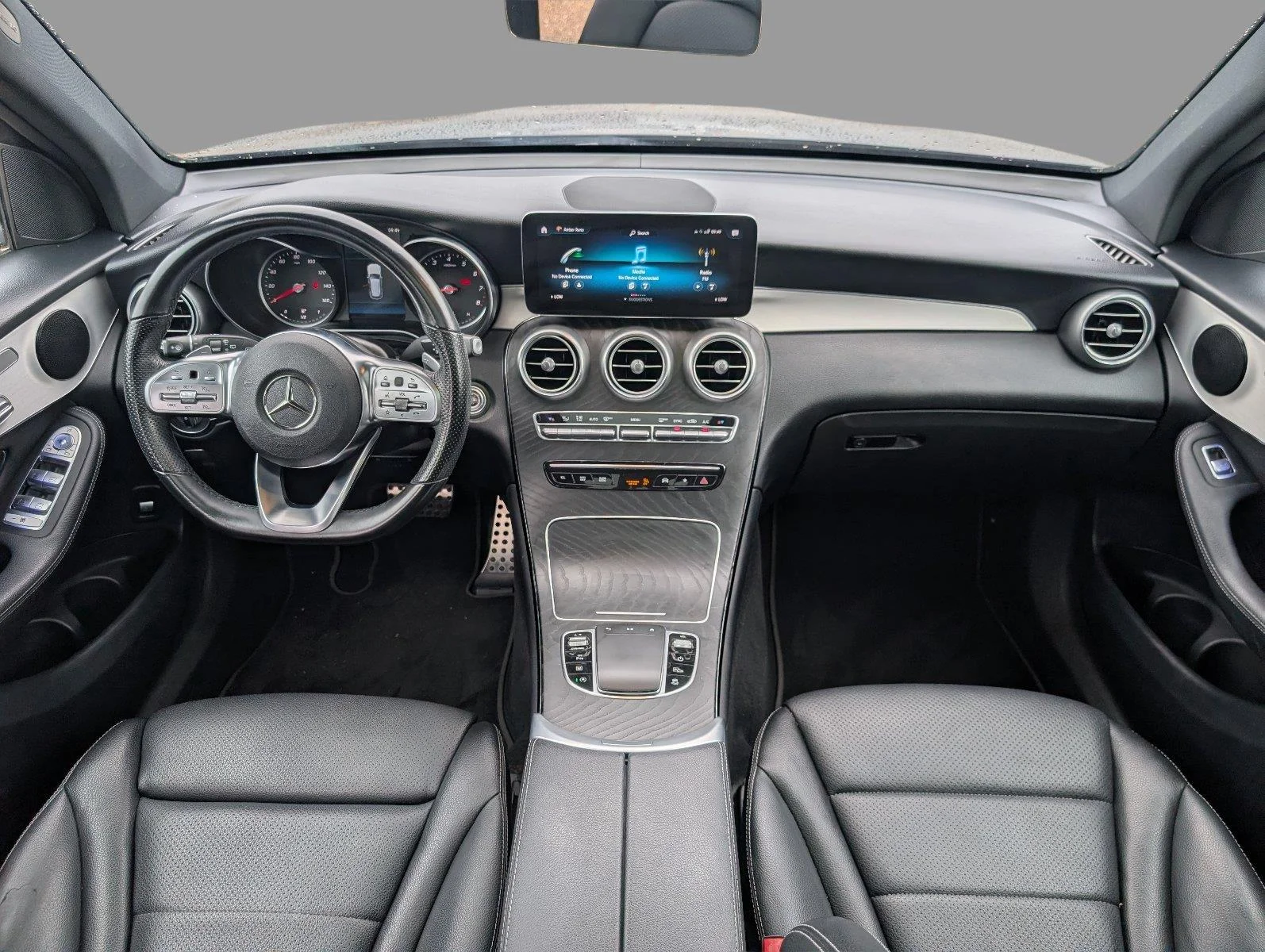 Used 2022 Graphite Grey Metallic Mercedes-Benz GLC 300 image 24