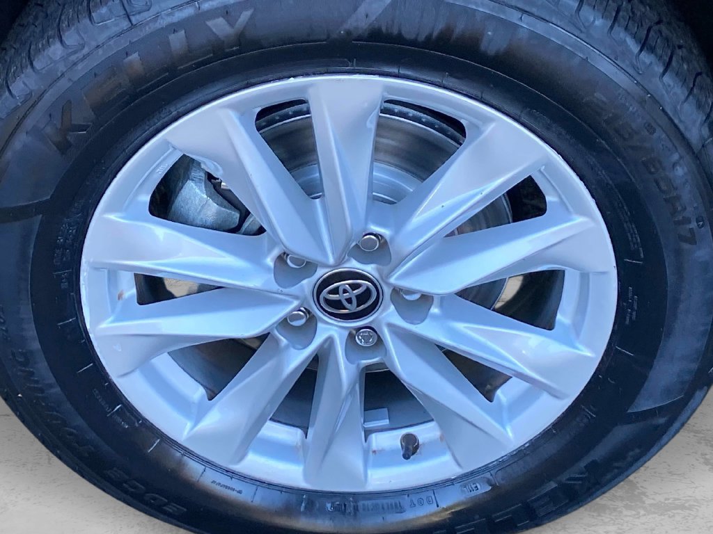 Used 2023  Toyota LE image 27
