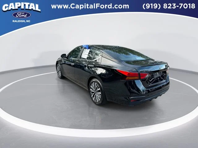 Used 2025 Black Nissan 2.5 SV image 6