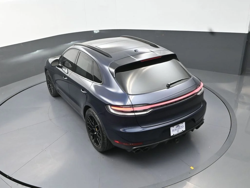 Used 2021  Porsche GTS image 17