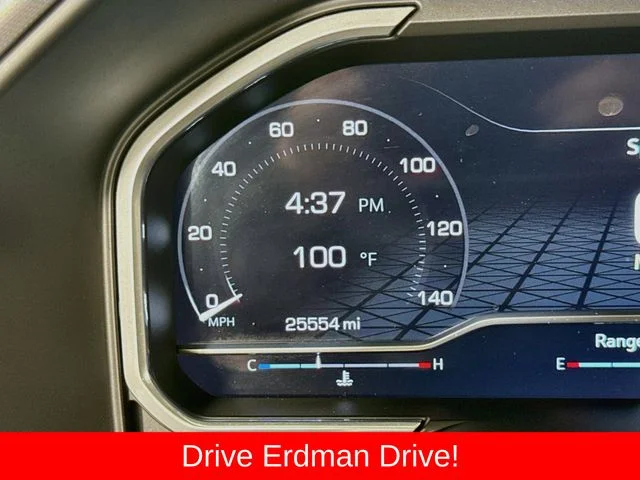 Used 2022 White GMC Denali image 32