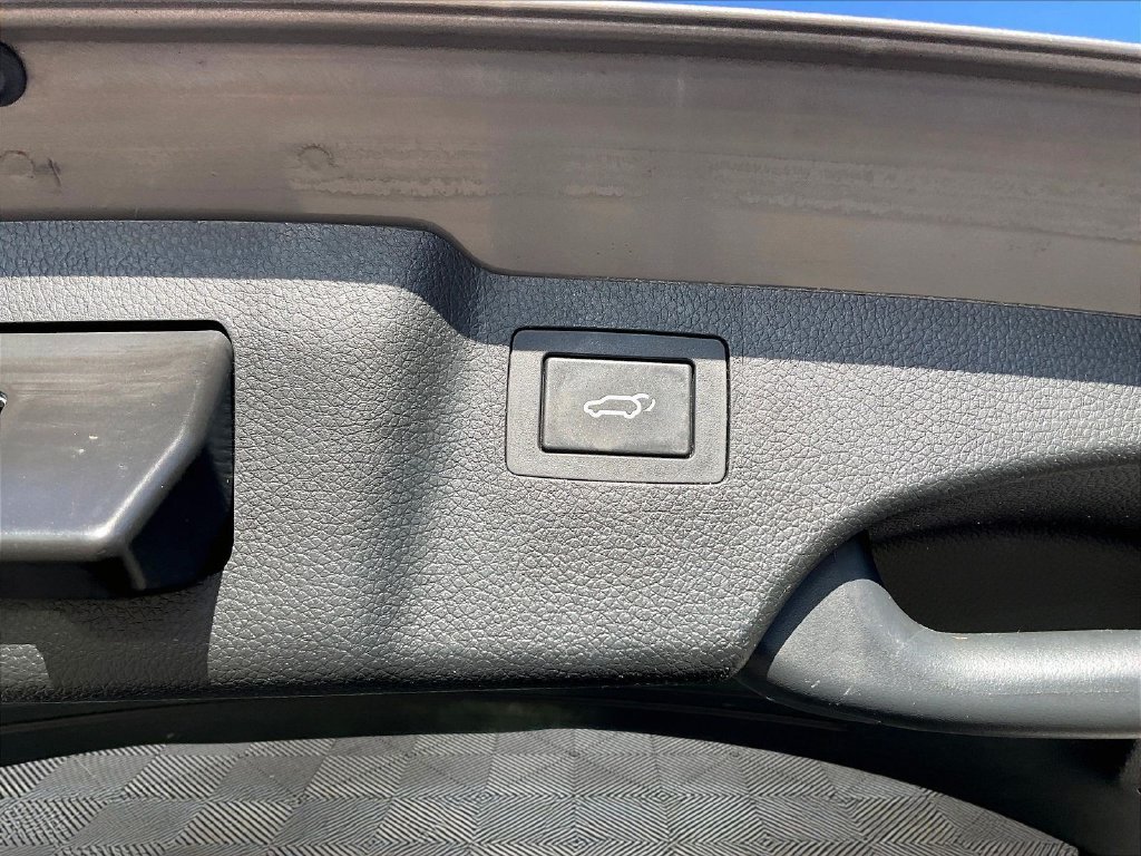 Used 2018 Mineral Gray Hyundai 2.0T image 35