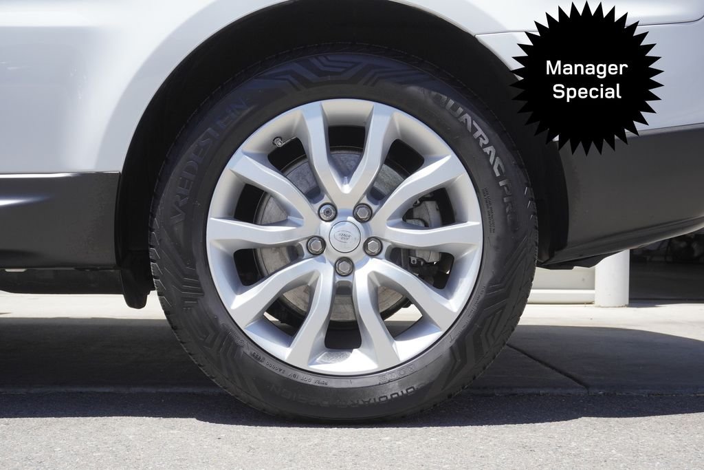Used 2016 White Land Rover 3.0L V6 Supercharged HSE image 35