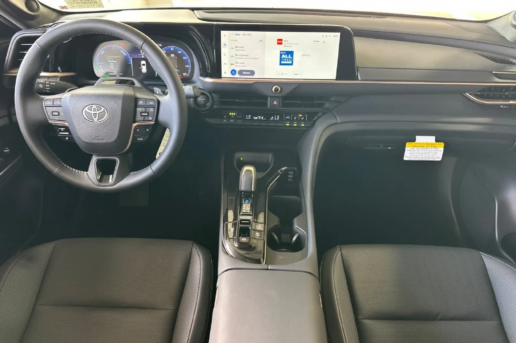 New 2026 Oxygen White with Black roof <sup>1</sup> Toyota  Limited image 15