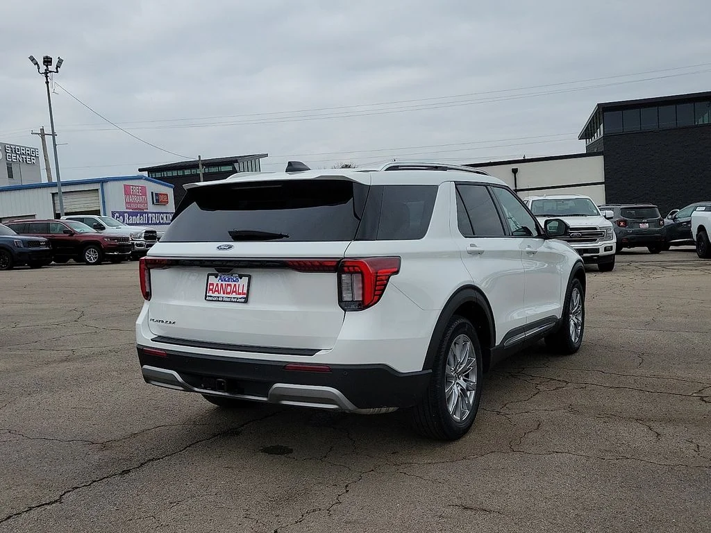 New 2026 Star White Metallic Tri-Coat Ford Platinum™ image 5