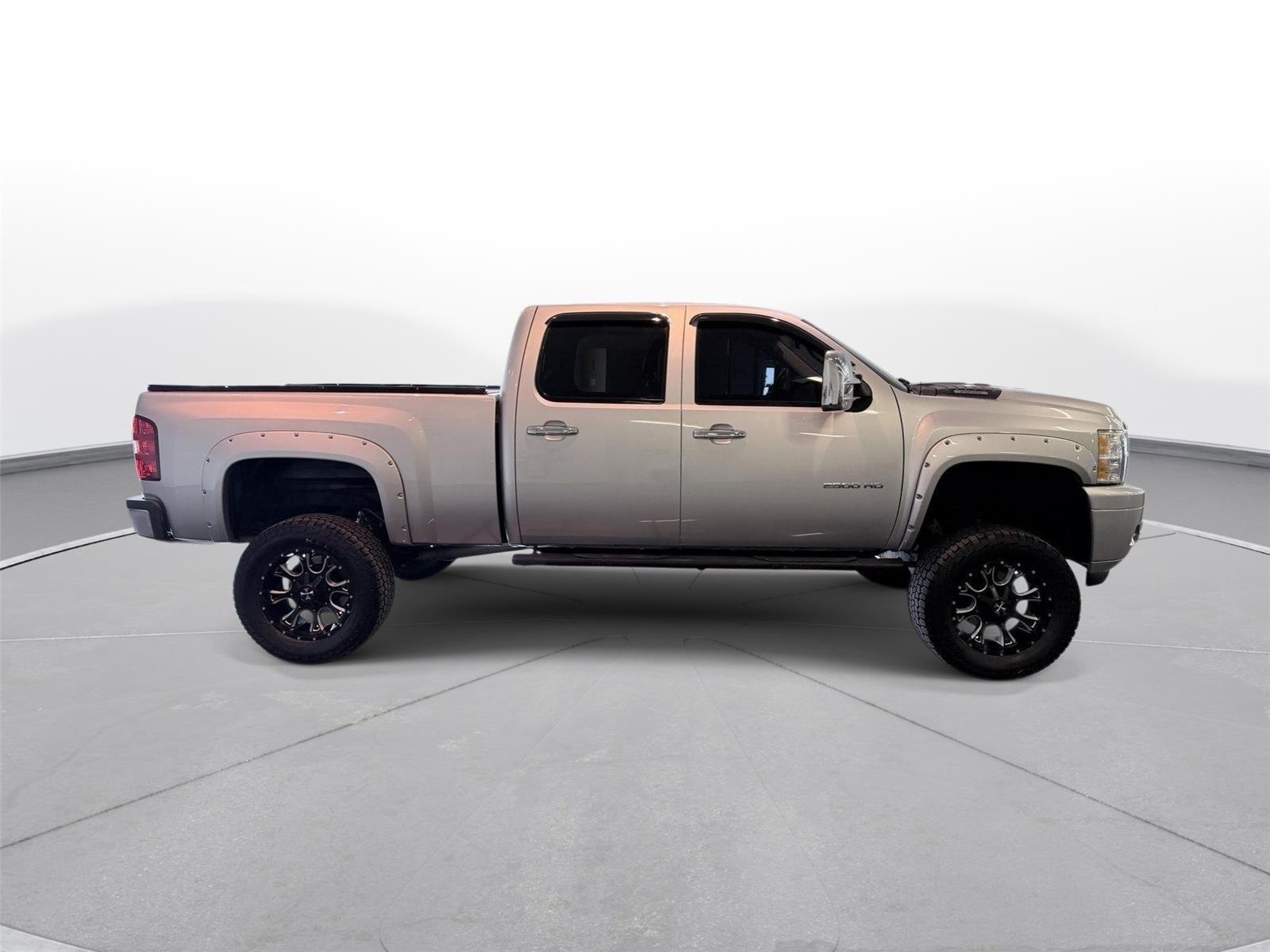 Used 2014 Silver Ice Metallic Chevrolet LTZ image 20