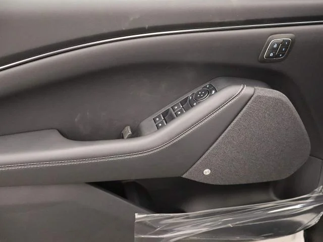 New 2026 Star White Metallic Tri-coat Ford Premium image 36