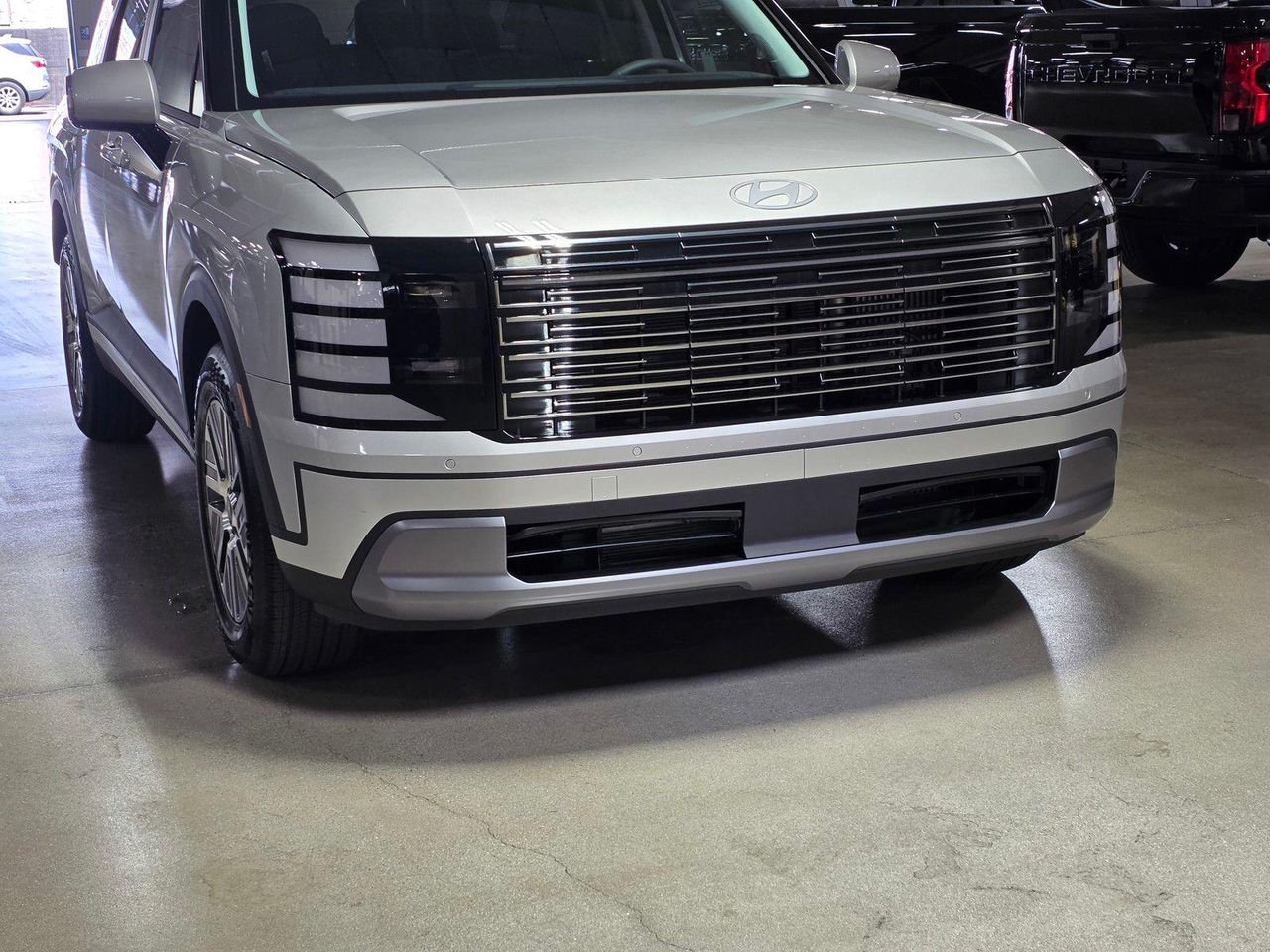New 2027 Shimmering Silver Hyundai Blue SEL 7P image 9