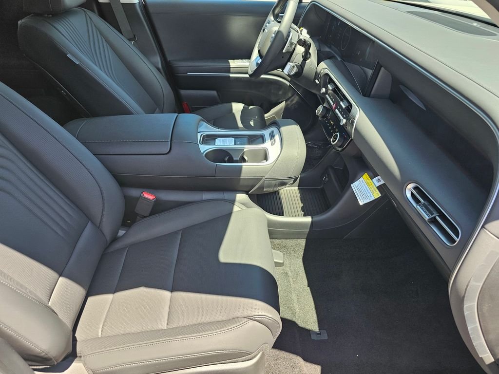 New 2026 White Hyundai SEL Premium image 13