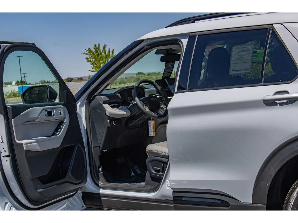 New 2026 SPACE WHITE METALLIC Ford Active w/200A Pkg image 29