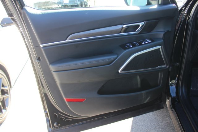 Used 2025 Black Kia EX X-Line image 22