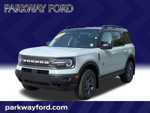 Used 2022 Green Ford Badlands image 1