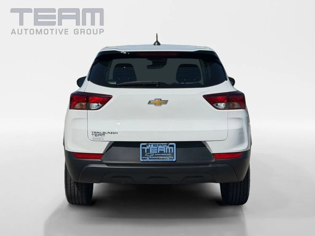 Used 2023 Summit White Chevrolet LS image 6