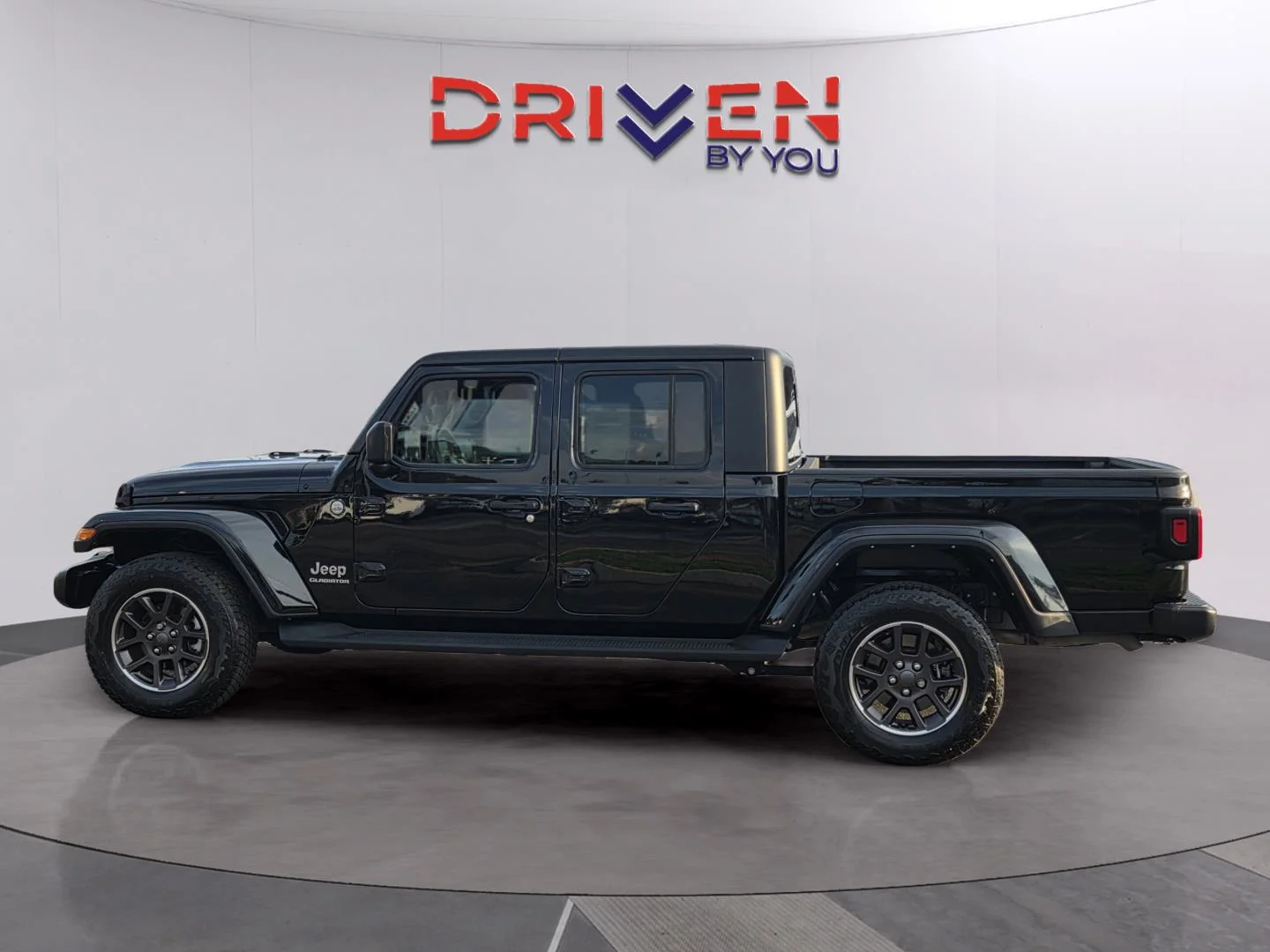 Used 2022 Black Clearcoat Jeep Overland image 2