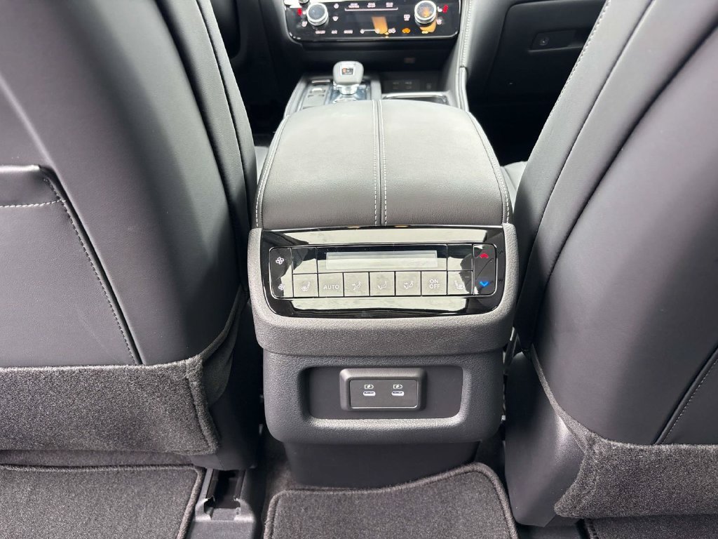 New 2027 Gray INFINITI LUXE image 10