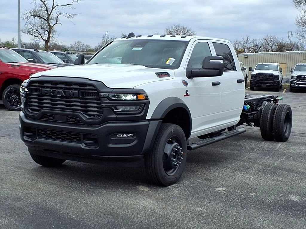 New 2026 Bright White Clear-Coat Exterior Paint RAM Tradesman image 2