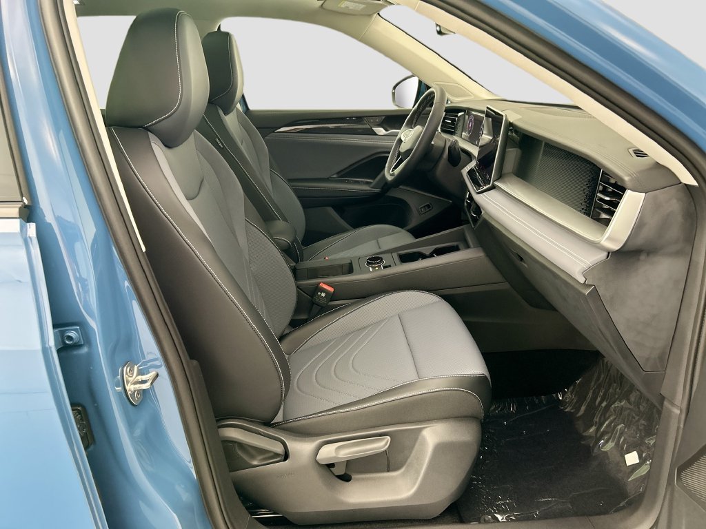 New 2026 Blue Volkswagen SE image 18