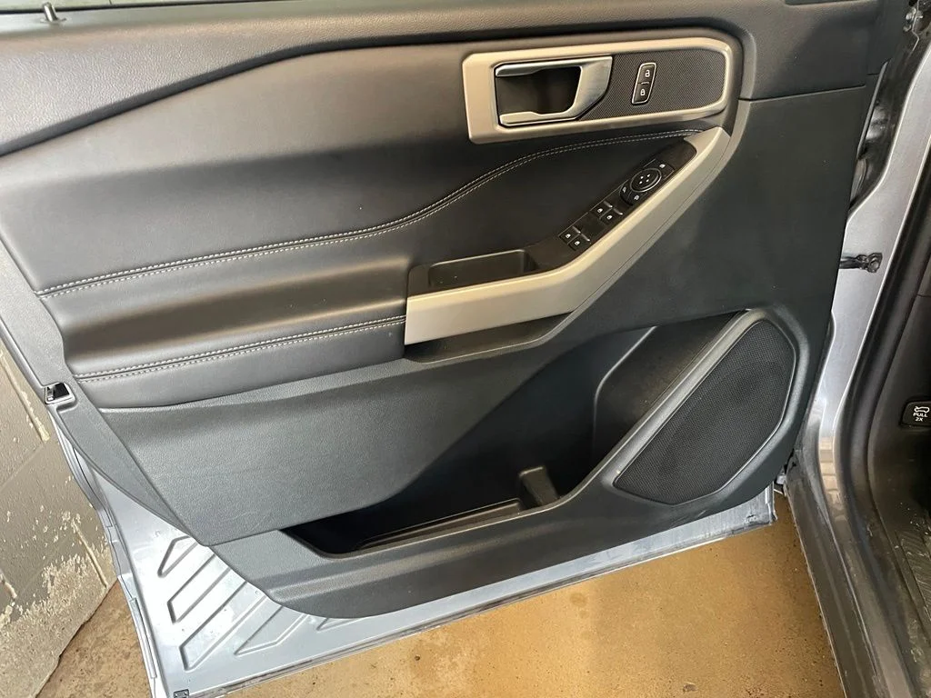 Used 2024 Gray Ford XLT image 9