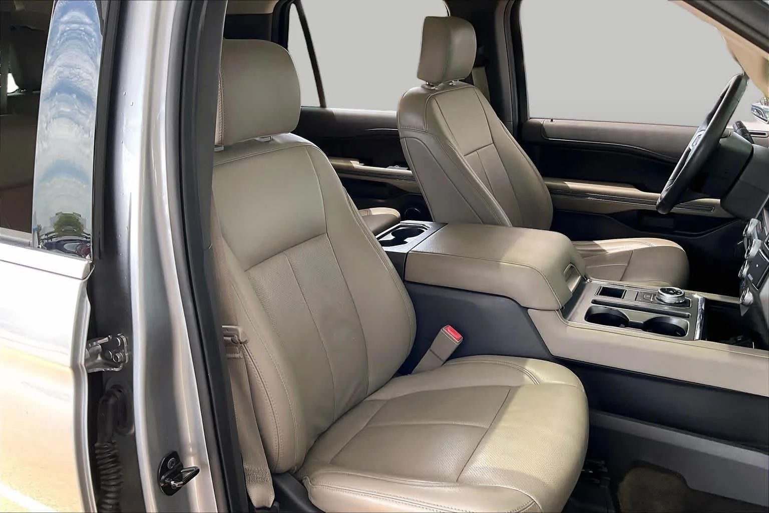 Used 2020 Iconic Silver Ford XLT image 10