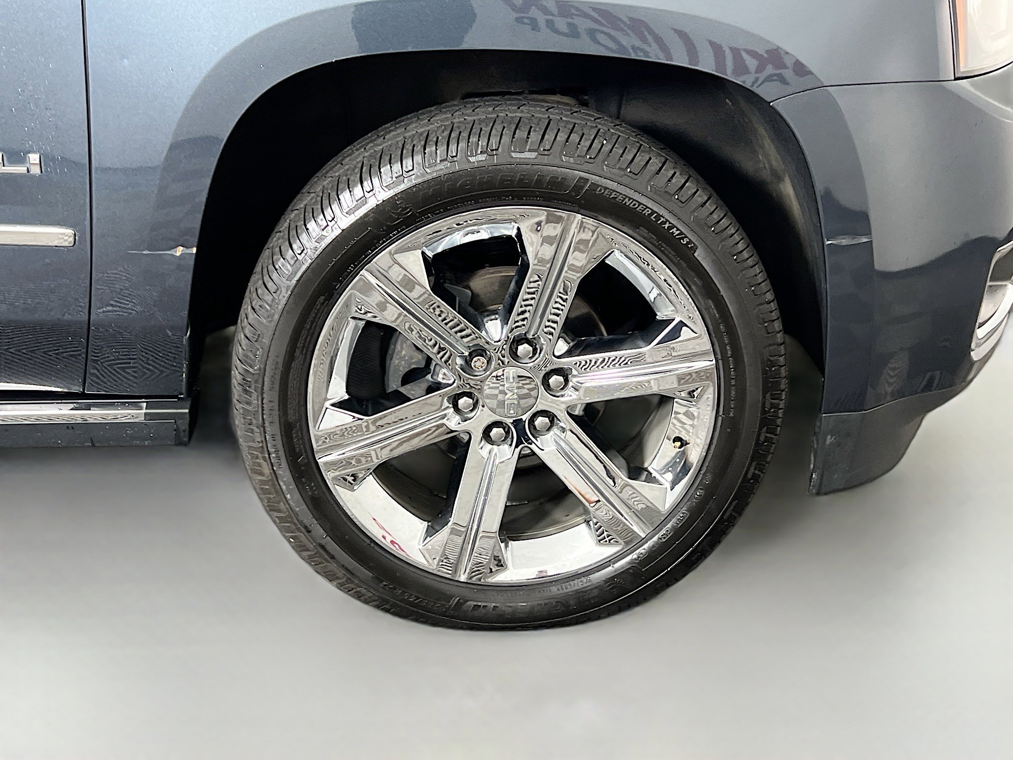 Used 2019 Dark Sky Metallic GMC DENALI image 41