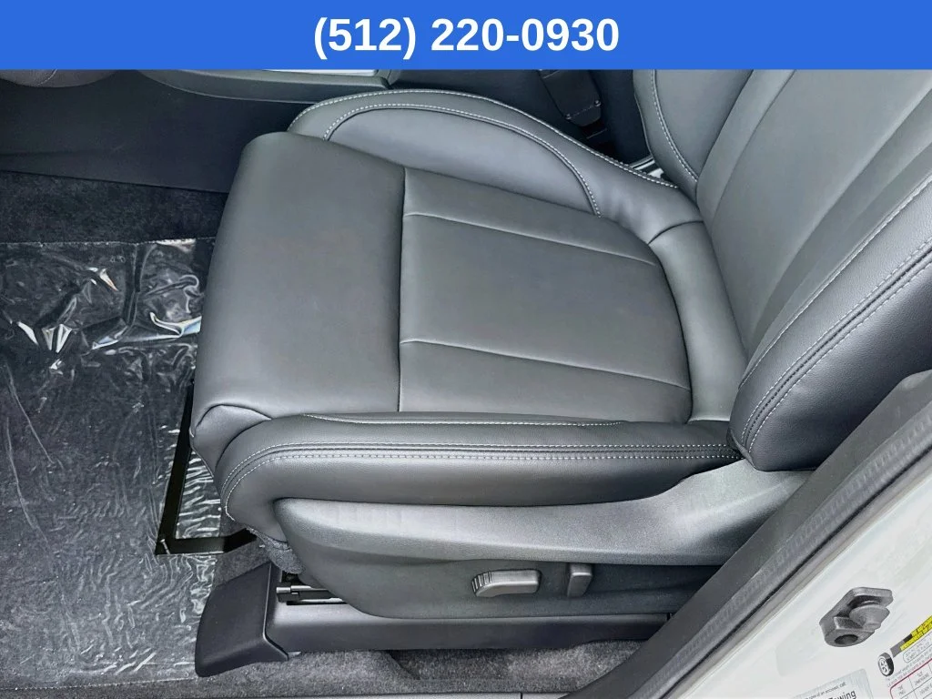 New 2027 White Subaru Premium image 23