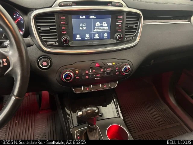 Used 2017 White Kia EX image 23