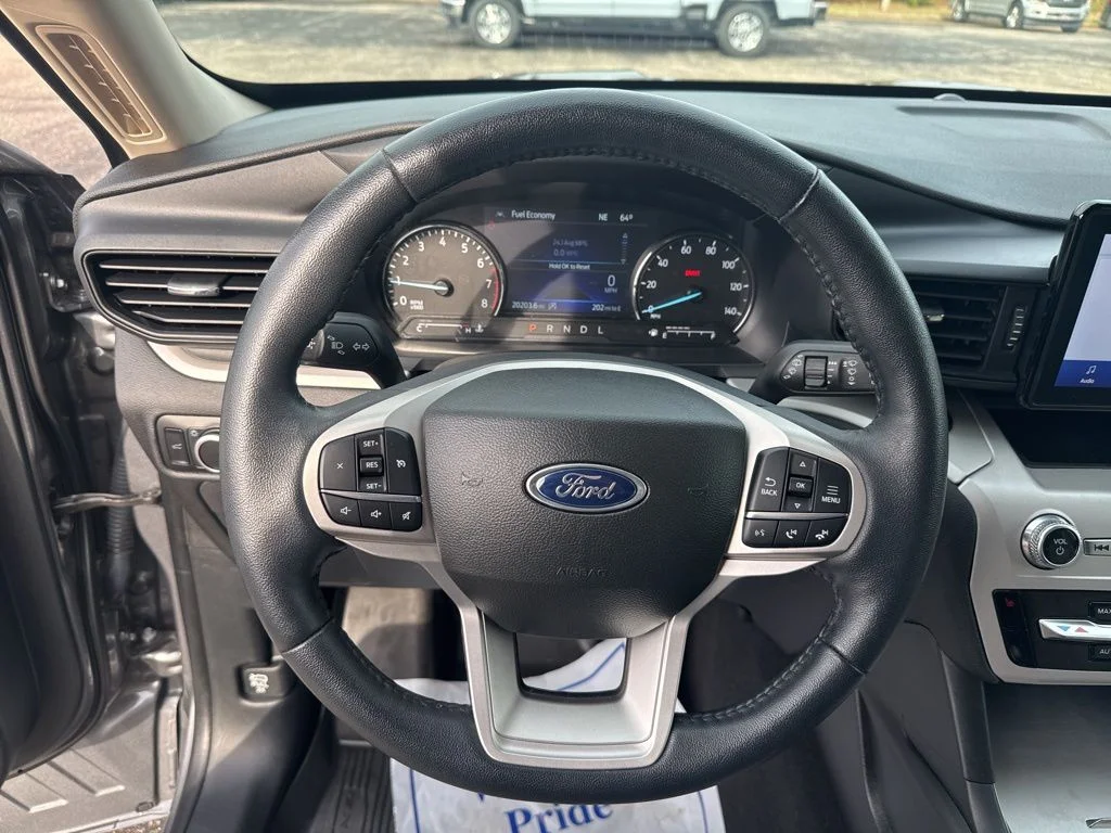 Used 2023 Gray Ford XLT image 4