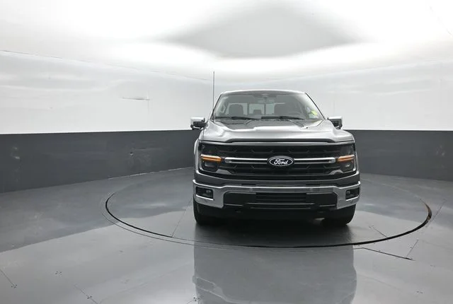Used 2024 Gray Ford XLT image 3