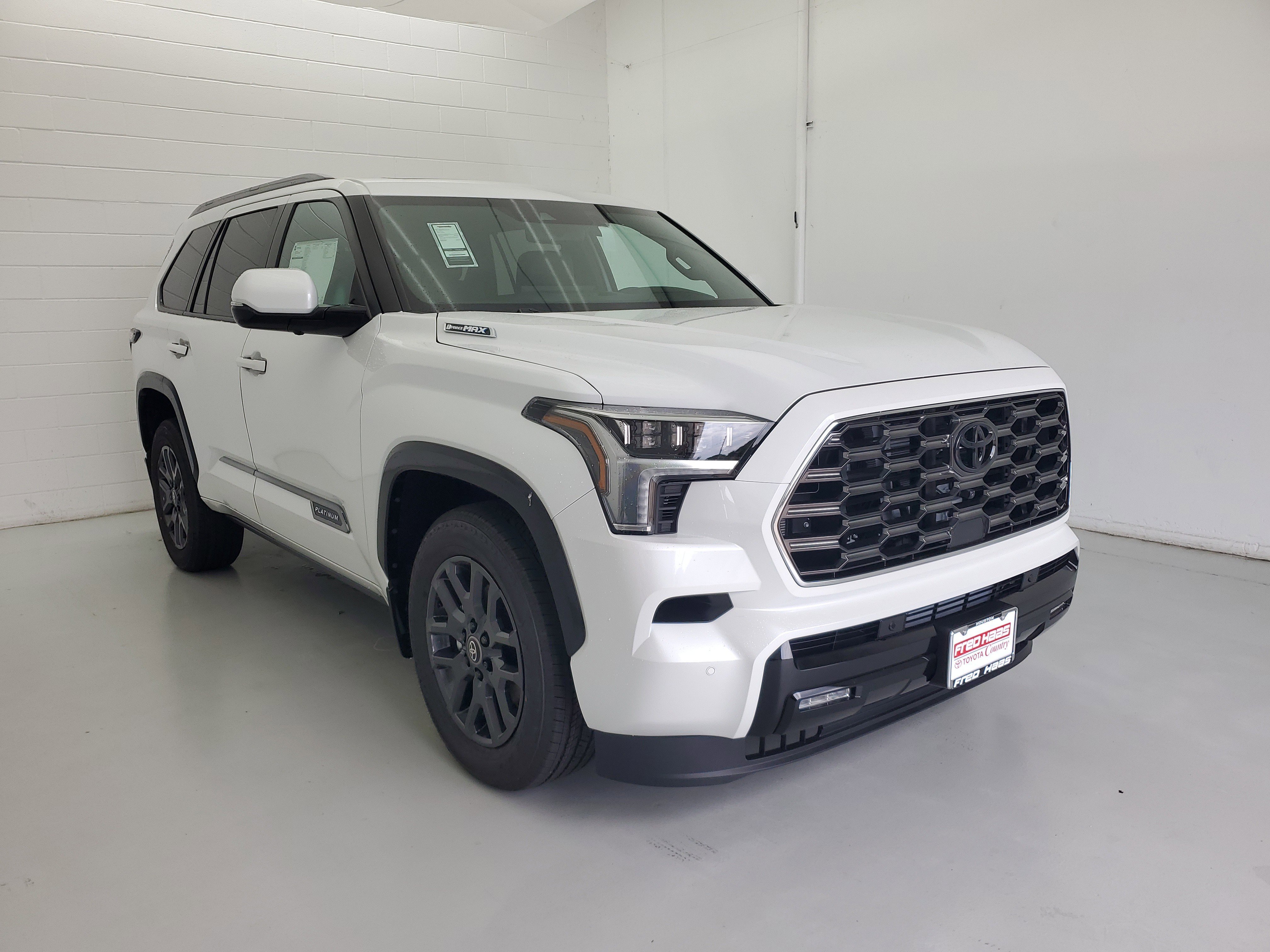 New 2026 Wind Chill Pearl <sup>1</sup> Toyota  Platinum image 4