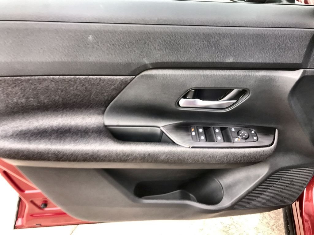 2025 Nissan Kicks SV AWD - Photo 13