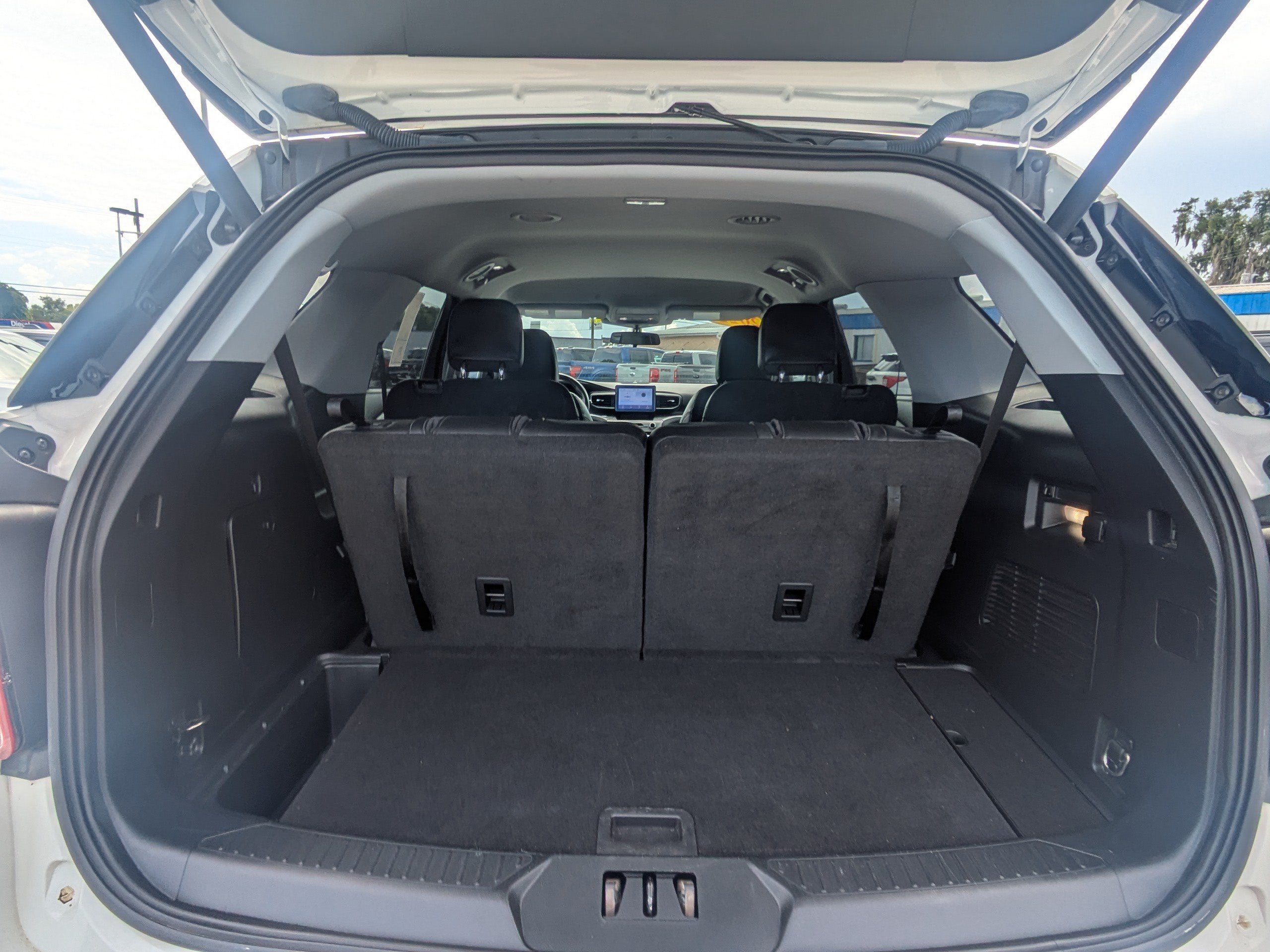 Used 2022 White Ford XLT image 13