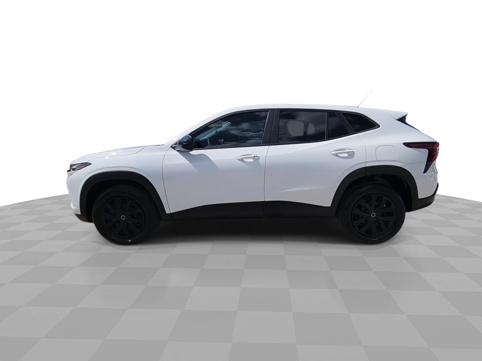 Used 2025 Summit White Chevrolet LS image 5