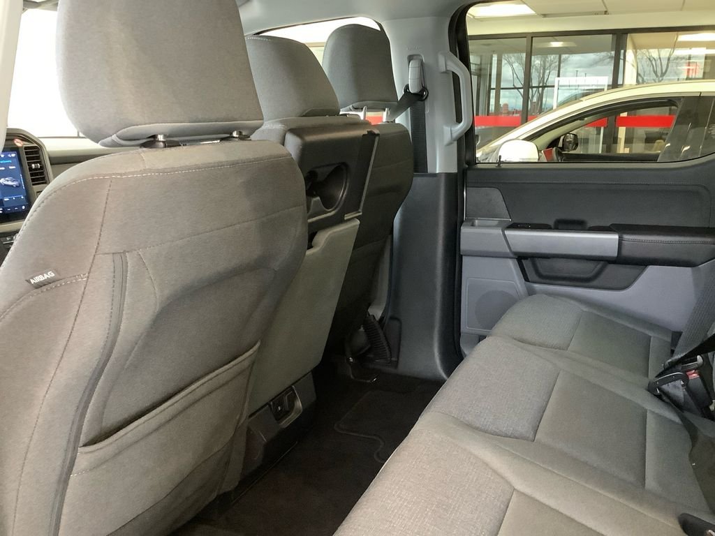 Used 2025 Silver Ford XLT image 19