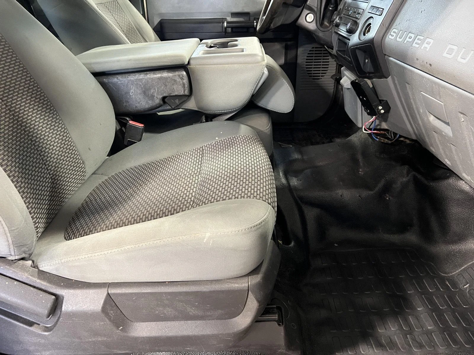 Used 2011 Pale Adobe Metallic Ford XL image 20